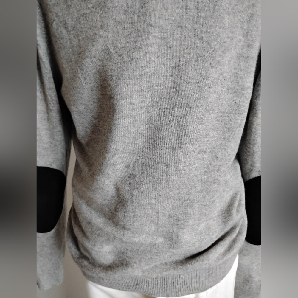 Uniqlo Cashmere Crewneck Sweater Classic Gray Preppy Cozy Unisex Size Medium - Picture 9 of 12